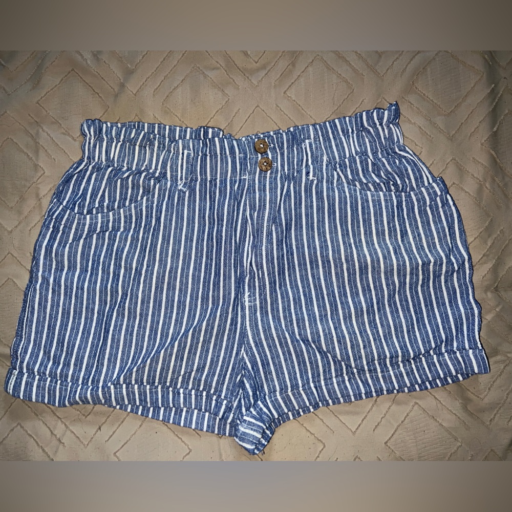 Stripped Shorts